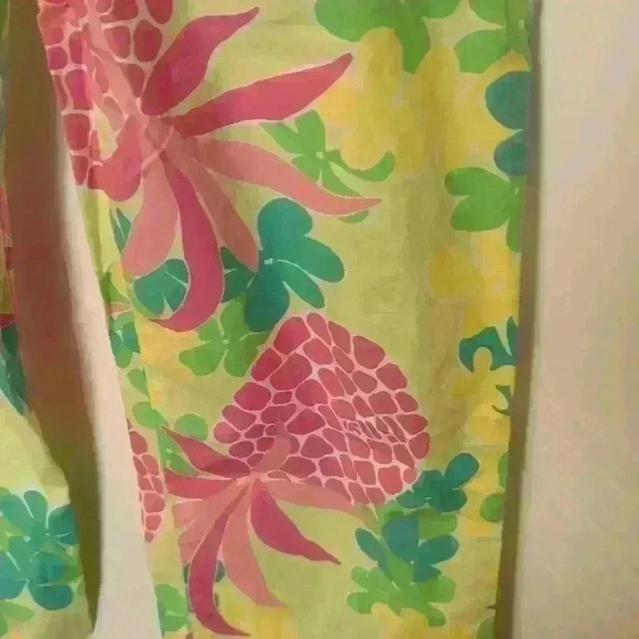 Lilly Pulitzer Pineapple Print Pants. Size 6. Excellent pre-loved condition. - Picture 5 of 7